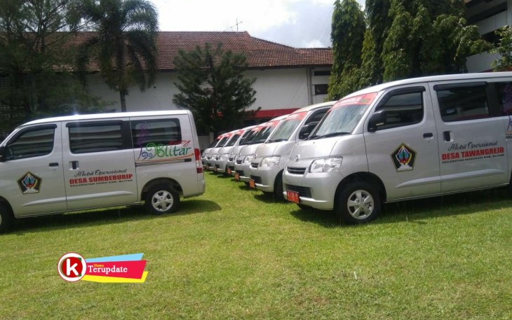 Penampakan Mobil Hadiah untuk Desa dan Kelurahan yang Berprestasi (foto : Faisal NR / Klik Warta) 
