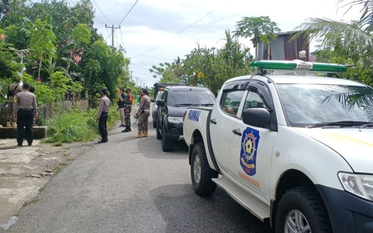 TNI/POLRI Amankan Kegiatan Pembersihan APK