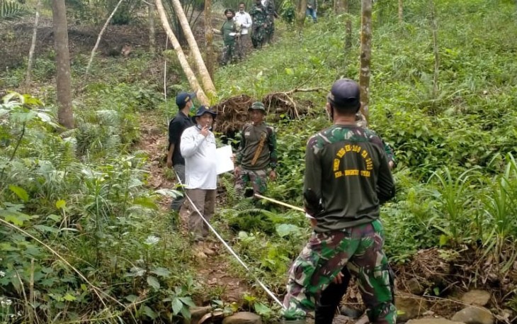 Prajurit Kodim 0423 Buka Akses Jalan Penghubung Antar Desa di Bengkulu Utara