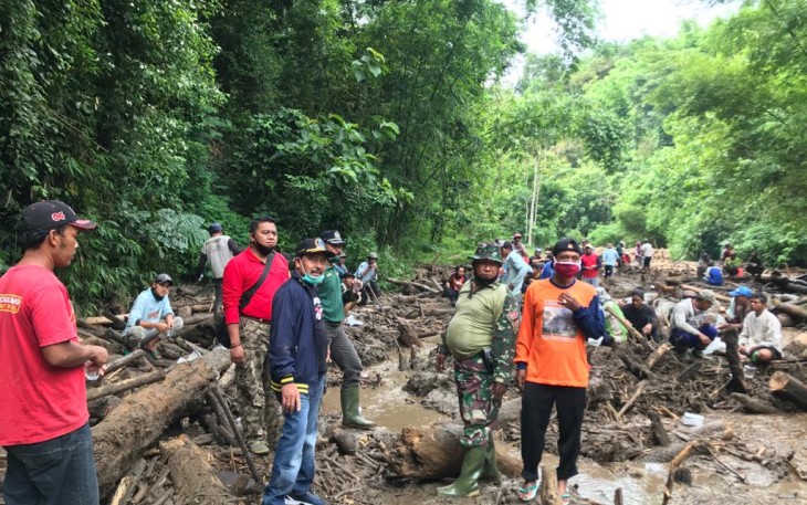 Anggota DPRD Jatim Subianto Ikut Kerja Bakti Bersama Warga