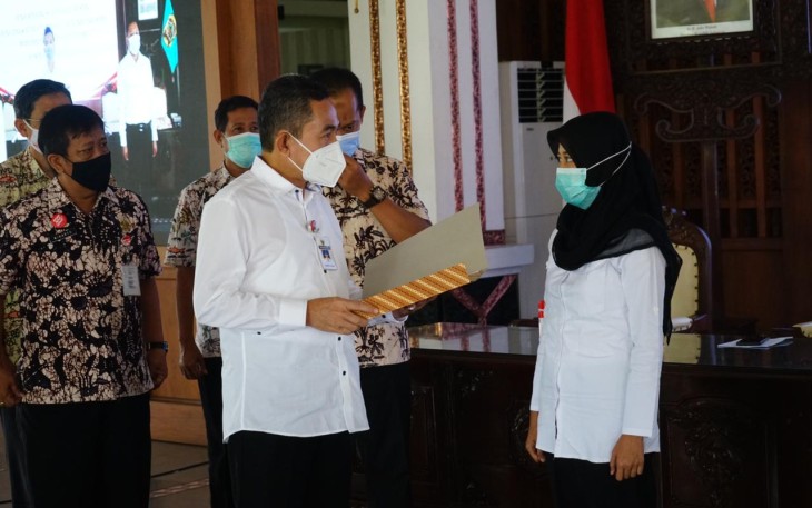 Bupati Haryanto serahkan SK pengangkatan CPNS