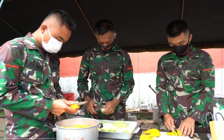 5 Dapur Bekangdam XIV/Hsn Sajikan 7500 Nasi Bungkus