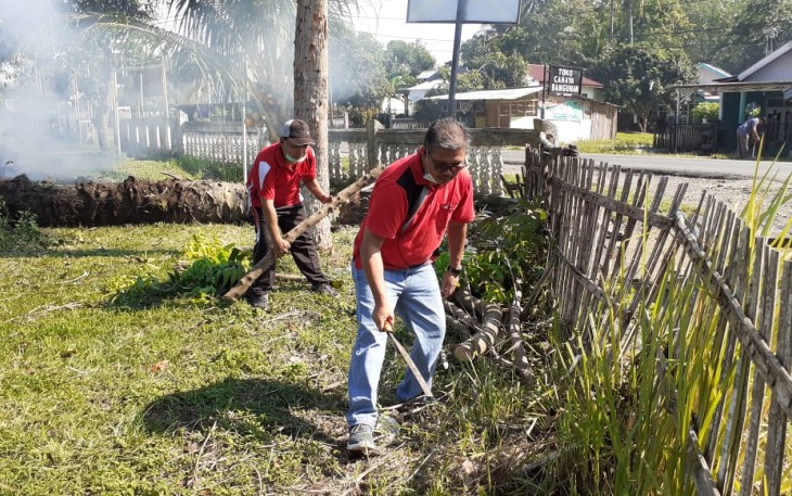 Kegiatan Bersih Lingkungan di Kantor Camat Sukaraja