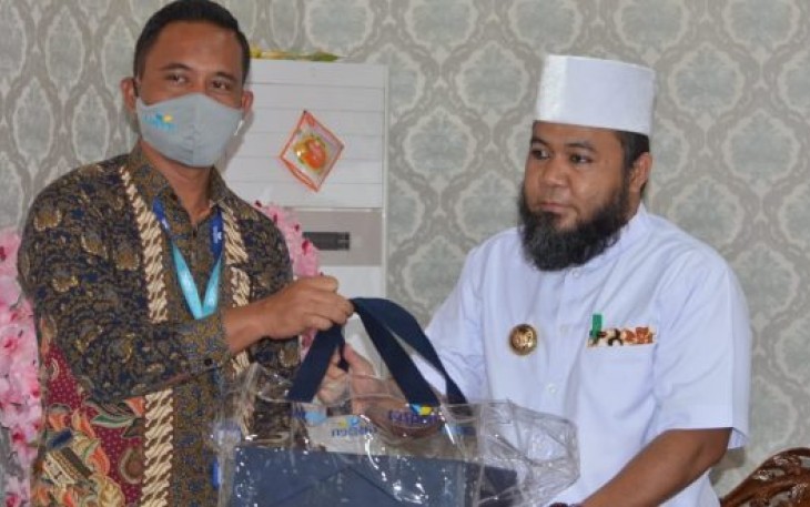 Walikota Bengkulu Helmi Hasan Bersama Branch Manager PT. Taspen (Persero) KC Bengkulu Fanny Yudha