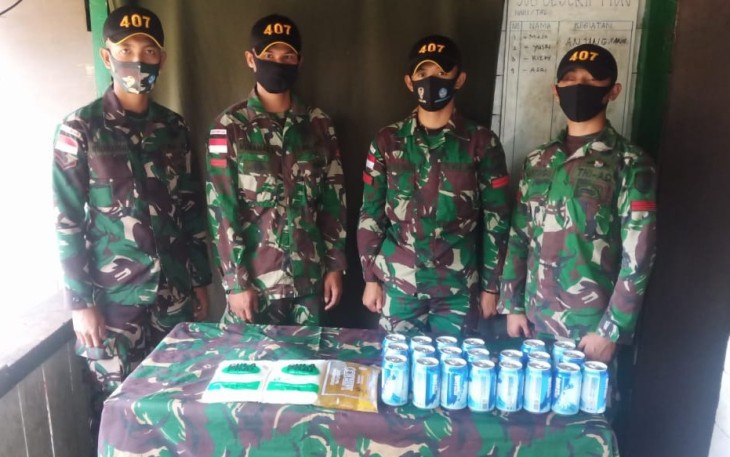 Satuan Tugas Pengamanan Perbatasan (Satgas Pamtas) Yonif 407/Padmakusuma kembali berhasil menggagalkan penyelundupan barang ilegal berupa 21 kaleng minuman keras merek Brewed For, 1 Liter Minyak Goreng, dan 2 Kg Gula Pasir Jenis Prai yang berasal dari Malaysia yang akan diselundupkan ke Indonesia melalui jalur tikus di Desa Semareh, Kecamatan Ketungau Tengah, Kabupaten Sintang, Kalbar