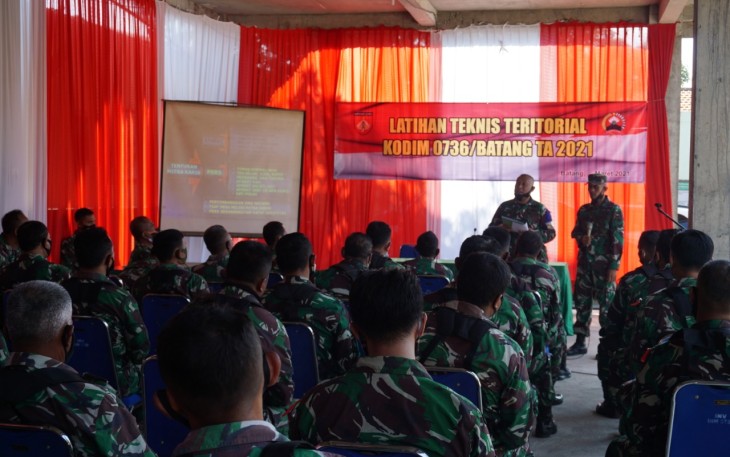 Prajurit TNI-AD Kodim 0736/ Batang mendapat kunjungan tim wasrik Korem 071/Wijaya Kusuma guna mengikuti Latihan Teknis Teritorial ( Latnister ) bertempat di Makodim Batang, Rabu ( 17/3/21 ).
