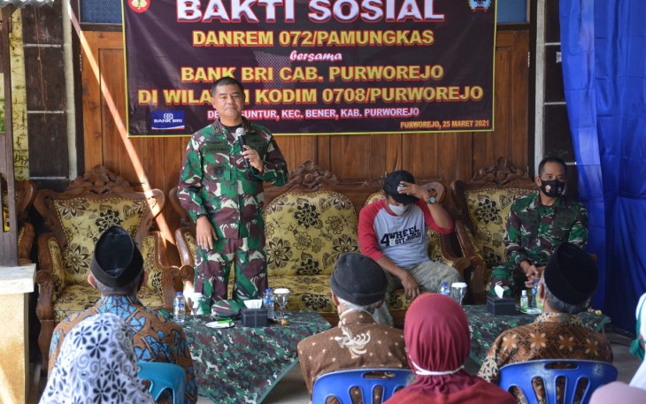 Komandan Korem 072 Pamungkas Brigjen TNI Ibnu Bintang Setiawan, S.I.P., MM. melakukan  kunjungan kerja ke wilayah Kodim 0708 Purworejo dalam rangka  meninjau lokasi pelaksanaan TNI Manunggal Membangun Desa (TMMD) Sengkuyung Tahap I Tahun 2021 di Desa Guntur Kecamatan Bener Kabupaten Purworejo.Kamis,(25/03/2021).