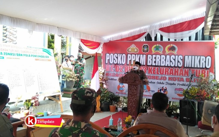 Walikota Santoso Berikan Sambutan Pengarahan di Posko PPKM Mikro Kelurahan Turi (foto : Faisal NR / Klik Warta) 