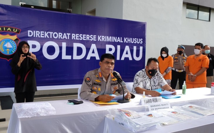 Polda Riau Berhasil Ungkap Pengelapan Uang Nasabah Bank Hingga Rp 1,3 Miliar