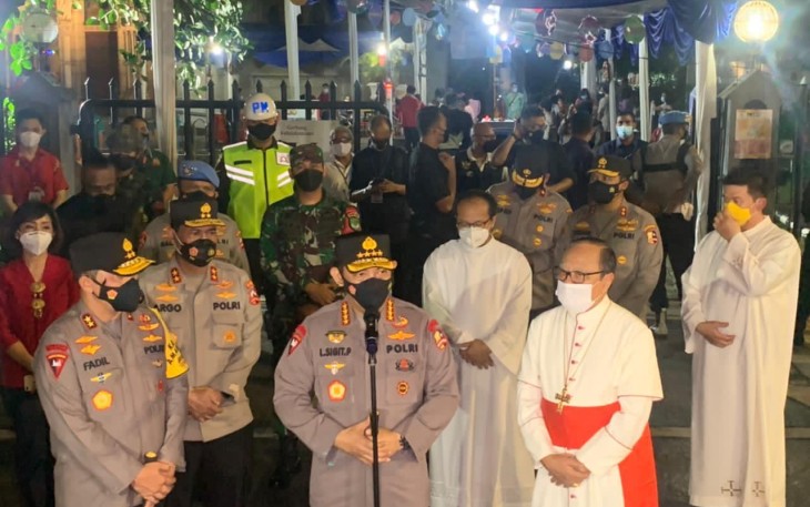 Kapolri Jenderal Polisi Drs Listyo Sigit Prabowo MSi Tinjau Pengamanan Gereja
