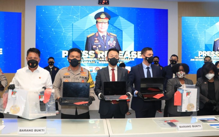 Polda Jatim Berhasil Ungkap Pembuat dan Pengedar Website Palsu