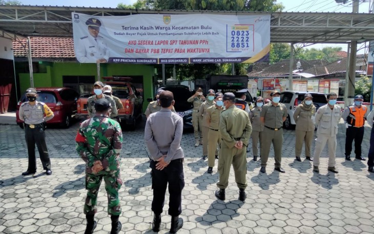 Aparat gabungan wilayah Kecamatan Bulu intensif melaksanakan operasi yustisi penegakan protokol kesehatan di wilayahnya, Senin (12/04/21).