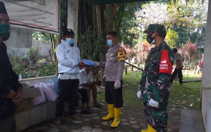 Kesadaran warga Ledok menerima pemakaman standar covid