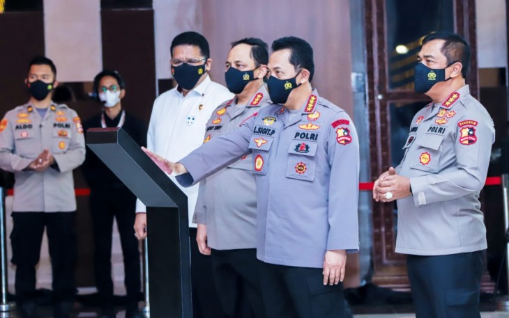 Kapolri Jenderal Polisi Listyo Sigit Prabowo  melaunching SP2HP (Surat Pemberitahuan Perkembangan Hasil Penyidikan) dan e-PPNS  berbasis online di Rupatama Mabes Polri, Jakarta Selatan, Senin (26/4/2021).