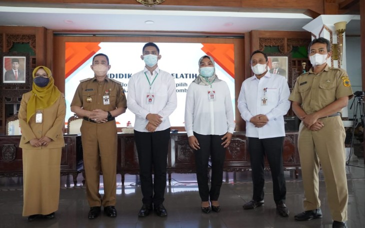 Bupati Pati memberikan pembekalan kepada Kades terpilih