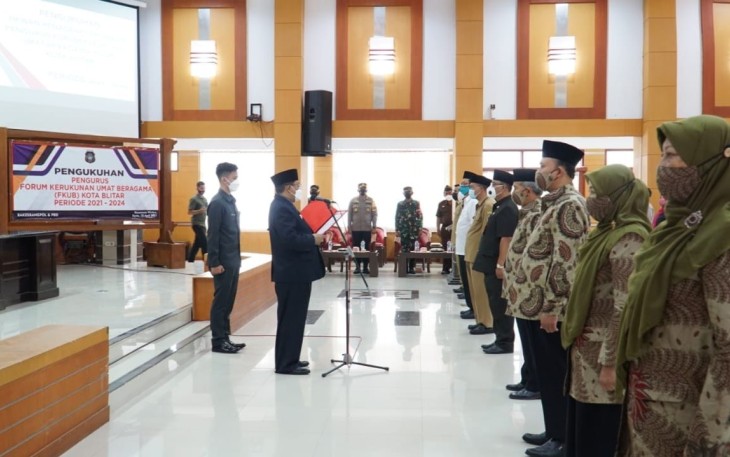 Walikota Santoso Lantik Pengurus FKUB Kota Blitar Masa Bakti 2021-2024
