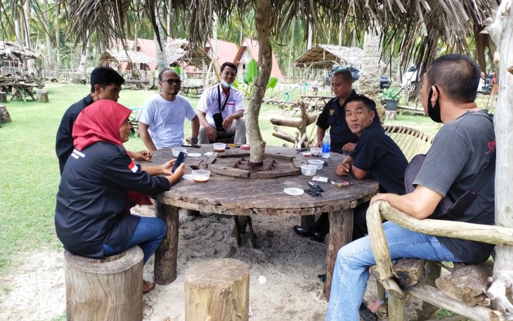 Pengurus SMSI Bengkulu Saat Sedang Berkunjung di Salah Satu Destinasi Wisata yang ada di Kaur 