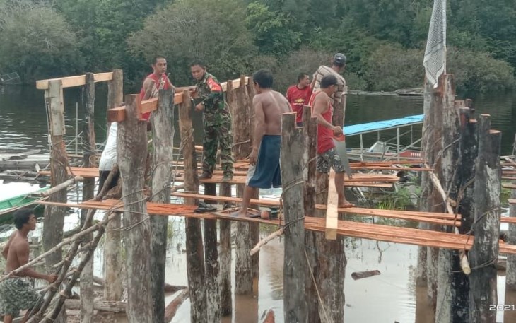KEKOMPAKAN BABINSA DAN WARGA DALAM MEMBANGUN MASJID 