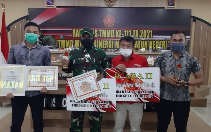 Lomba Karya Jurnalistik TMMD 110, Dandim 1206/Putussibau Terima Penghargaan