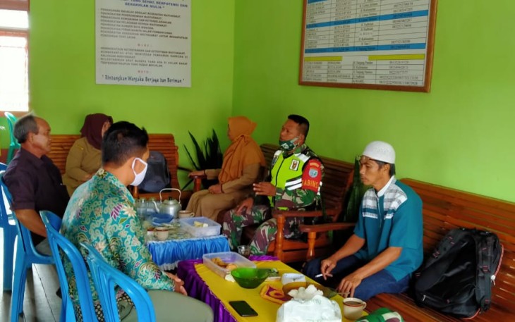 Babinsa Anjangsana Bersama Mitra Kerja 