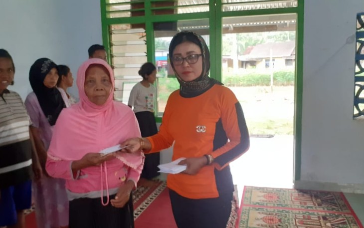 LSM GERPPU Beri Santunan Untuk Anak Yatim 