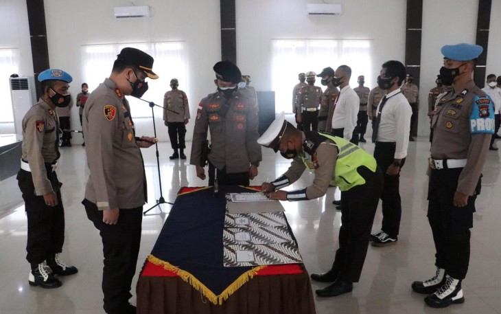 Polres Lingga Gelar Penandatangan Pakta Integritas Anti Narkoba di Lingkungan Polri