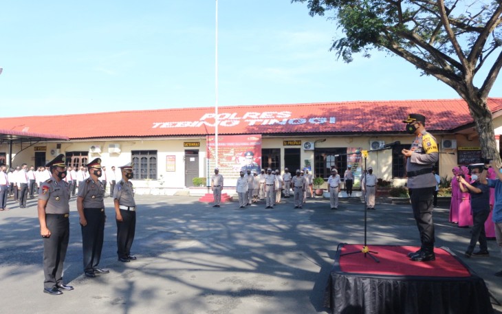 4 Personel Polres Tebing Tinggi Dapat Kenaikan Pangkat Dalam Upacara Korps Raport