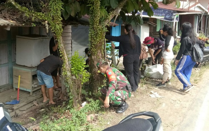 Peringatan Hari Lahir Pancasila, Koramil Sengah Temila Bersihkan Pos Babinsa Sidas 