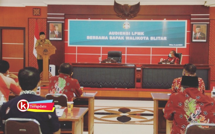 Walikota Santoso Audiensi dengan LPMK, Kamis 3 Juni 2021. (foto : Faisal NR / Klikwarta.com Blitar)