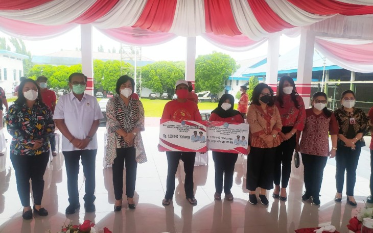 Walikota Bitung Bersama Ketua TP-PKK Kota Bitung Sambut Kedatangan Ketua TP-PKK Sulut Bersama Jajaran Pemprov Sulut