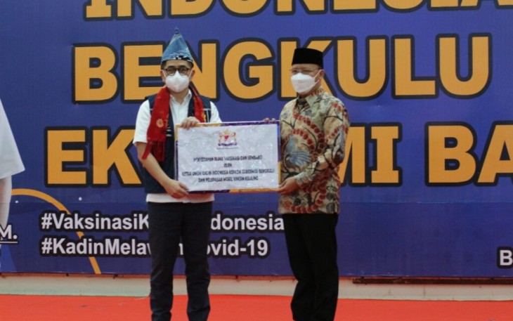 Walil Bupati Menghadiri Undangan  Penyerahan Simbolis Vaksinasi Dan Sembako Oleh KADIN Indonesia Kepada Gubernur Bengkulu Serta Pelepasan Mobil Vaksinasi Keliling