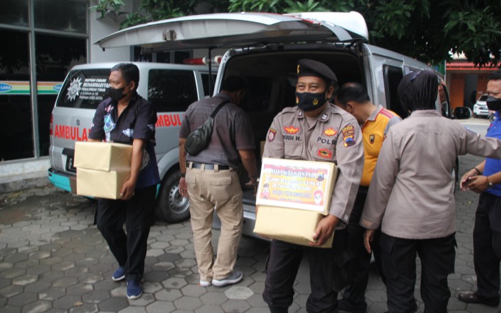 Alumni Seba Polri 1993/1994 berikan bantuan kepada Yatim Piatu Wisma Rini dan Muhammadiyah Nayontaan Pekalongan Timur,  Jum' at 26/11/2021