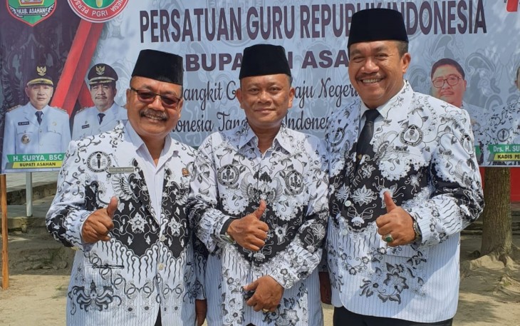 Upacara Hari Guru Nasional dan HUT PGRI kali ini mengambil tema “Bangkit Guruku, Maju Negeriku, Indonesia Tangguh, Indonesia Tumbuh”