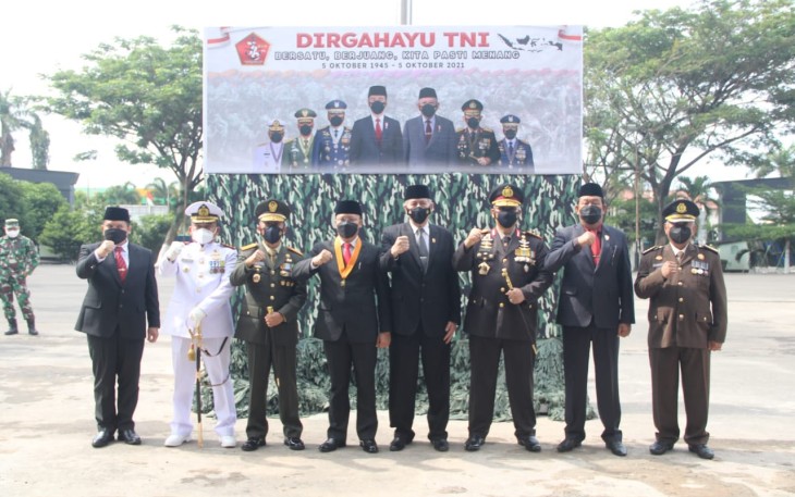 Semangat HUT ke-76 TNI