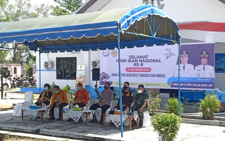  Komandan Kodim 1016/Palangka Raya, Kolonel Inf Rofiq Yusuf, diwakili Perwira Penghubung (Pabung) Kabupaten Gunung Mas Mayor Inf Idham Khalid menghadiri Peringatan Hari Ikan Nasional (Harkannas) ke 8 Tahun 2021 yang diselenggarakan oleh Dinas Perikanan dan Ketahanan Pangan 