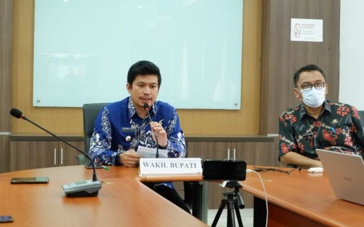 Wakil Bupati Arie Septia Adinata Jadi Opening Speaker Di Webinar Pendidikan