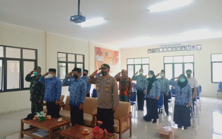 Kapolsek Giat Upacara Peringatan Hari Sumpah Pemuda Ke 93 Tingkat Kecamatan Pamulihan Garut