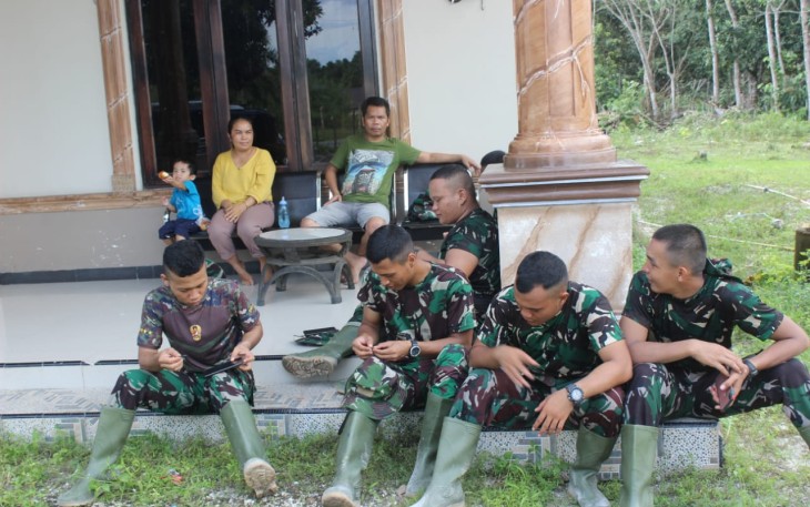 Personel TMMD Dihindangkan Kopi dan Makan Siang