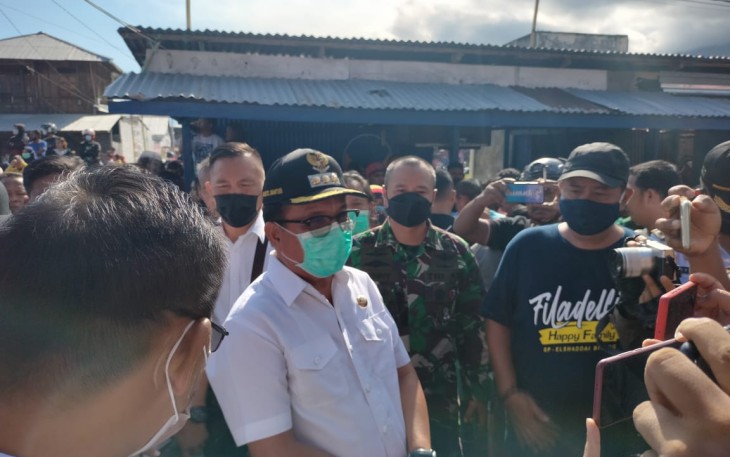 Walikota dan Wakil Walikota Bitung Turun Langsung ke Lokasi Kebakaran di Pasar Tua