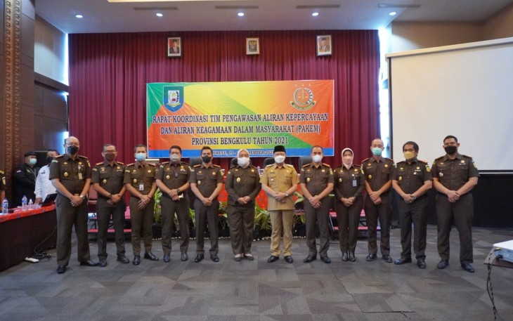 Gubernur Bengkulu Rohidin Mersyah menghadiri sekaligus membuka Rapat Koordinasi tim pengawasan aliran kepercayaan dan aliran keagamaan Dalam Masyarakat (Pakem) Provinsi Bengkulu tahun 2021