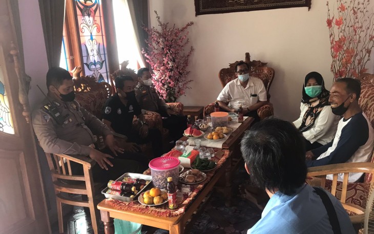 Wujudkan Pìlkades Serentak Sejuk dan Damai, Polres Tulungagung Patroli Sambang ke Paslon Desa Sidem