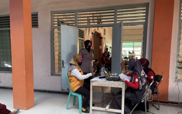 Polsek Dawuan Monitoring Vaksinasi Pastikan Kegiatan Berjalan Lancar