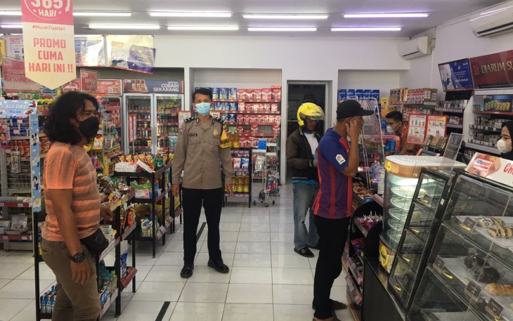 Polsek Kertajati Laksanakan Patroli Dialogis di Lokasi Perekonomian