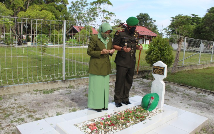 Dandim Palangka Raya Hadiri Ziarah ke TMP Sanaman Lampang