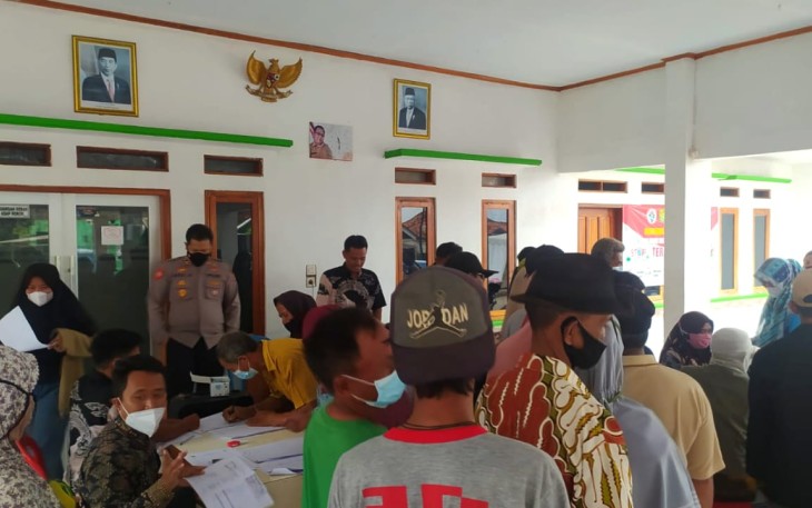 Kapolsek Kertajati-Polres Majalengka, Selalu Mendampingi Pantau Kegiatan Vaksinasi Covid -19 Di Wilkum Polsek Kertajati