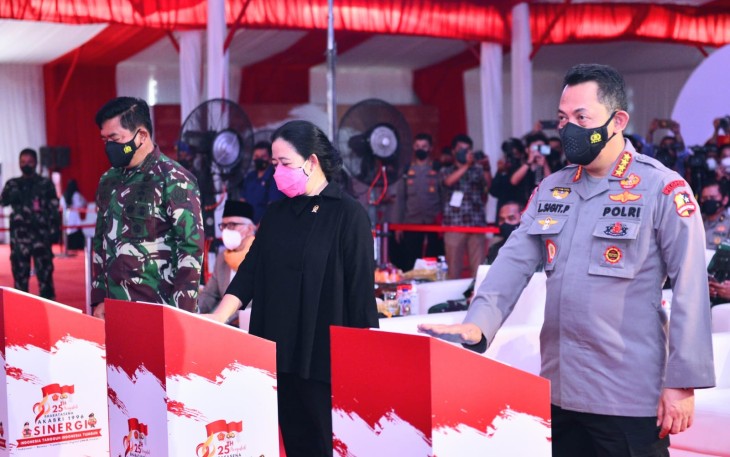 Kapolri Jenderal Listyo Sigit Prabowo Meninjau Vaksinasi Massal Akabri 96