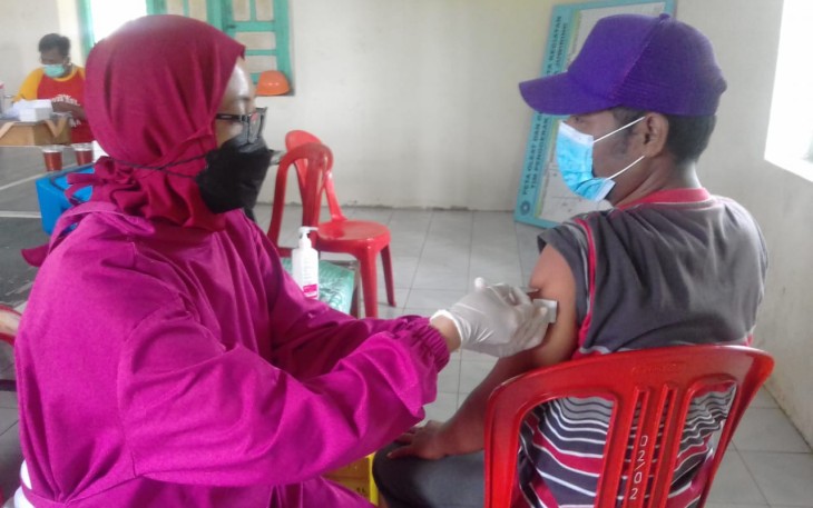 Pelaksanaan Vaksinasi Covid-19 Tahap Kedua di Juwiring, Klaten