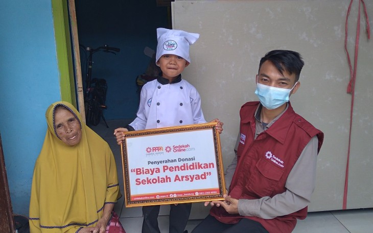 PPPA Daarul Qur'an Bandung Salurkan Biaya Pendidikan Untuk Arsyad