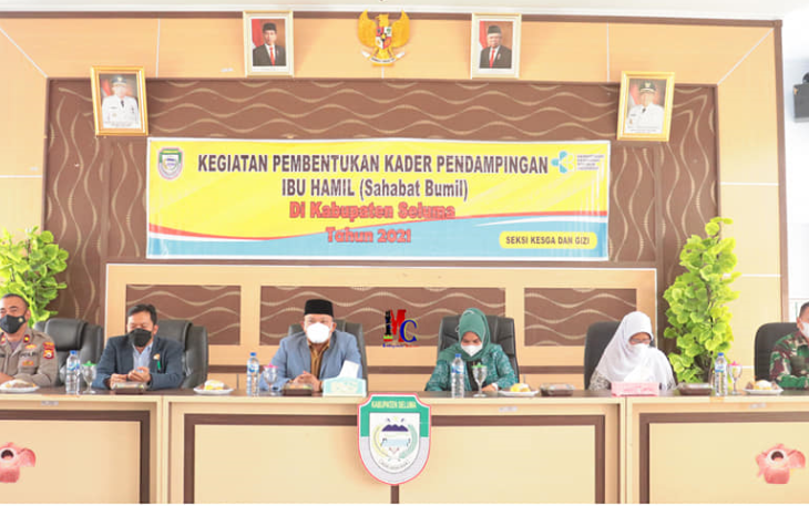 Penyerahan Piagam Tanda Kehormatan Presiden RI Bintang Jasa Naharya Kepada Almarhumah Densi Seswita