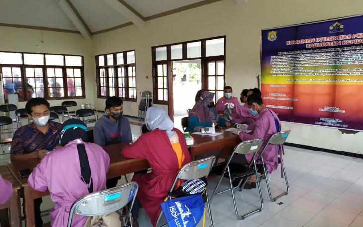  Pelaksanaan kegiatan vaksinasi covid-19 warga Se Kecamatan Rowosari Kabupaten Kendal. Sabtu (28/8/2021).  Pelaksanaan vaksinasi di Aula Kecamatan Rowosari 
